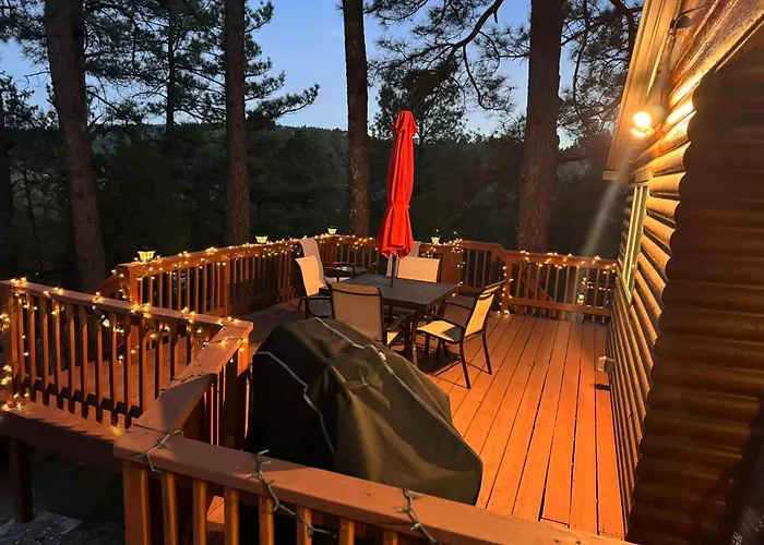 Gonzales Cozy Little Bear Cabin