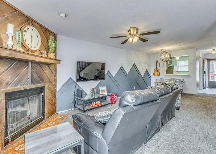Hike, Golf & Explore: Ruidoso Retreat W/ Deck!